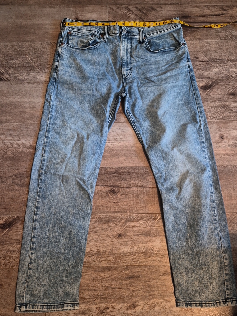 Men's Levi's 502 Light Blue Jeans.